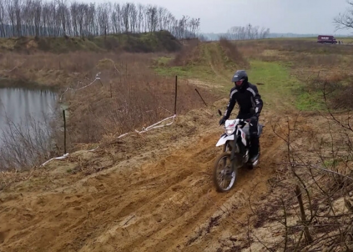 Szkolenie w terenie | Nauka jazdy na motorze ➫ MotoKenner ➫ Wrocław